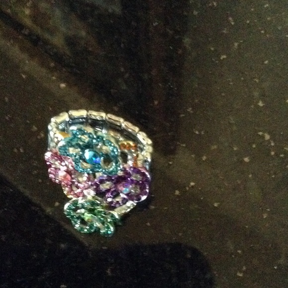 Bracelet and ring bundle - Picture 4 of 4