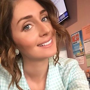 Meet your Posher, Melissa