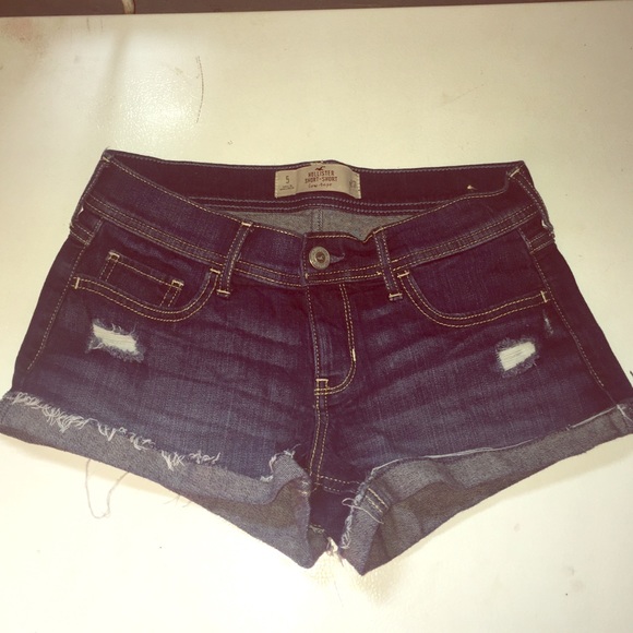 Hollister Low rise shorts (distressed & dark wash) - Picture 1 of 3