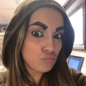 Meet your Posher, Elizabeth