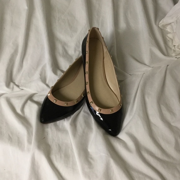 BCBGeneration flats - Picture 1 of 4