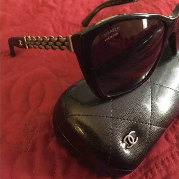 ❌SOLD❌CHANEL Sunglasses - Picture 4 of 4