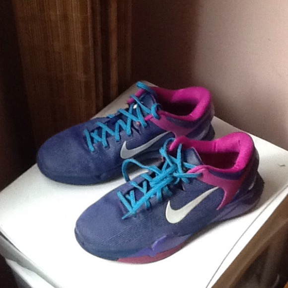 Nike Kobe 7 Sneakers
