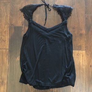 Black Chantily Lace Sleeved Blouse