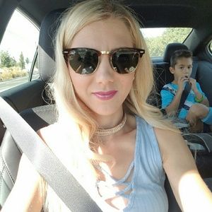 Meet your Posher, Desiray