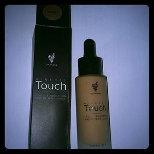 *Final price *Younique Touch Foundation "Velvet"