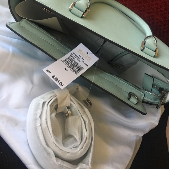 Michael kors 💯 authentic - Picture 3 of 4