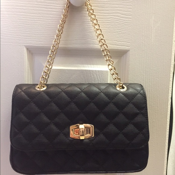 Express kilted go out purse