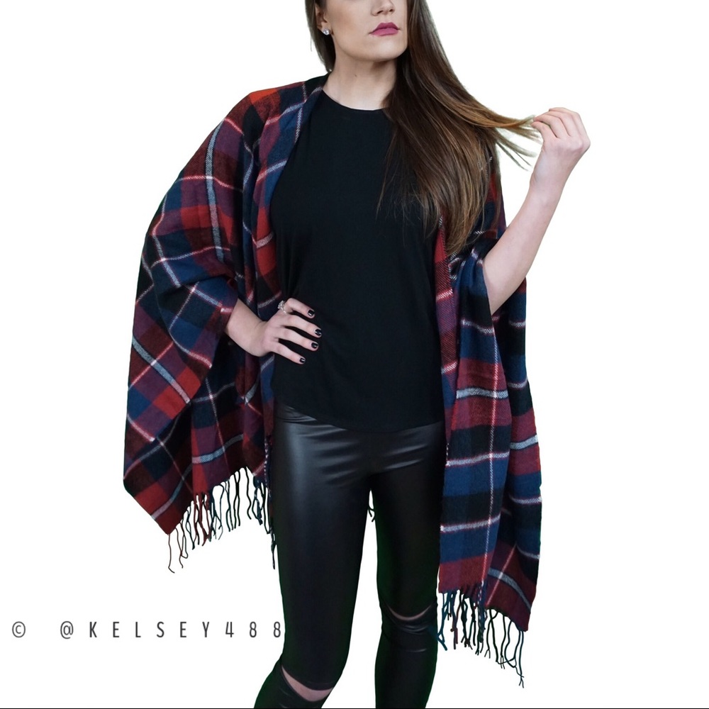 Luxurious Oversized Shawl - Picture 3 of 6