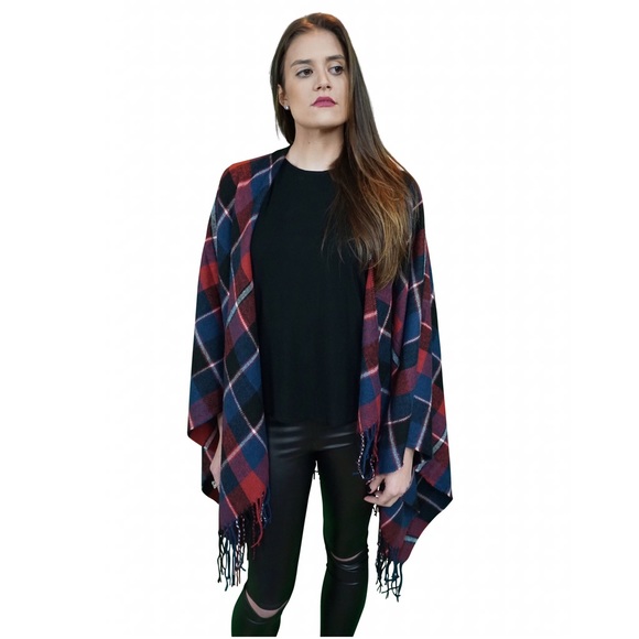 Luxurious Oversized Shawl - Picture 4 of 6