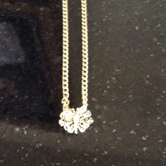 Gold and silver necklace and earring bundle - Picture 3 of 4