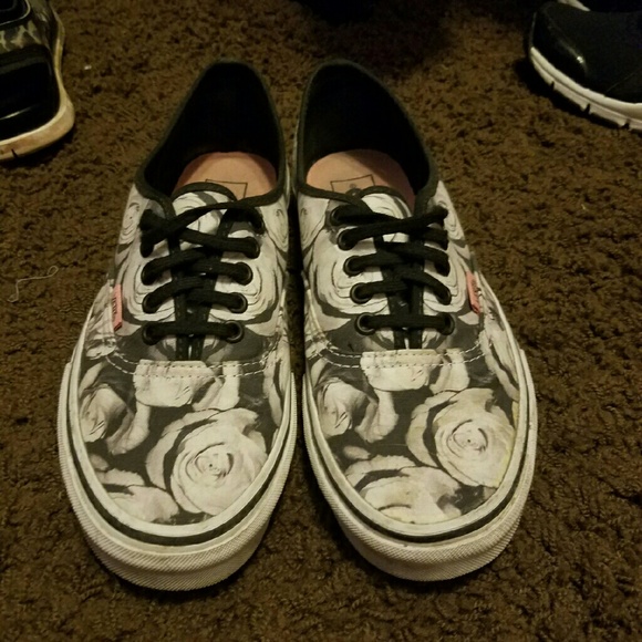 Floral vans - Picture 2 of 4
