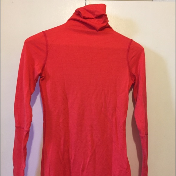 Lululemon Size 4 Red Turtleneck Running Shirt