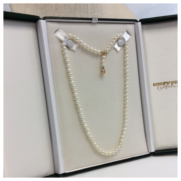 Beautiful Vintage Pearl Necklace - Picture 3 of 4