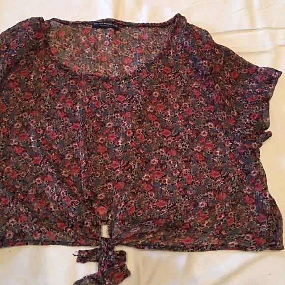 Brandy Melville floral crop top
