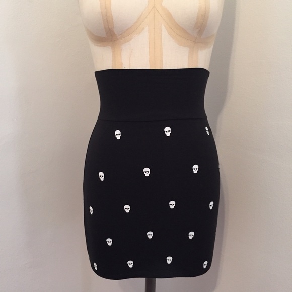 PINK Victoria's Secret Dresses & Skirts - VS PINK Skull Bodycon Skirt!