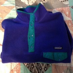 Patagonia blue pullover medium