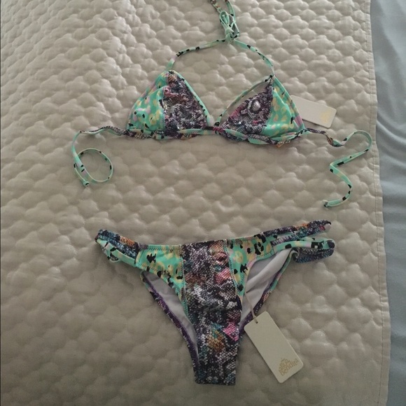 Agua Bendita "Boa" Bikini - Picture 4 of 4