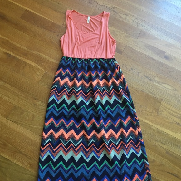 Tyche maxi dress size large - Picture 1 of 3