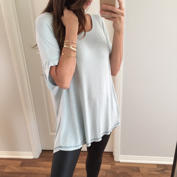 ⚫️CLEARANCE \\ Ice Short Sleeve Basic - Picture 3 of 4