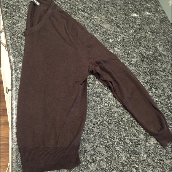 Men's v neck sweater