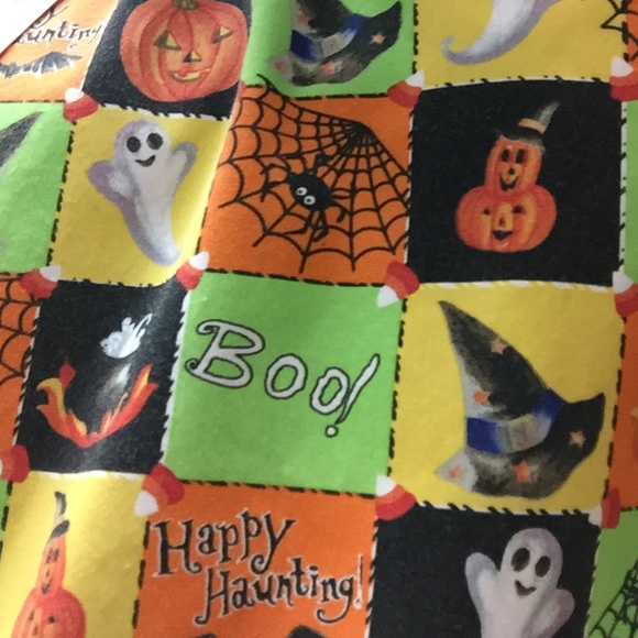 Scrubs Xpress Halloween scrub top