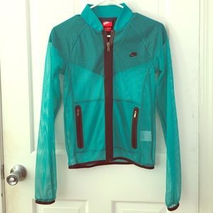 SALE NWT Nike Womens mesh full-zip athletic jacket