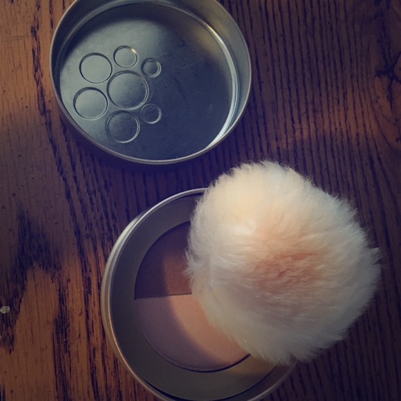 Blush/bronzer cute little puffer for your face💕🙈