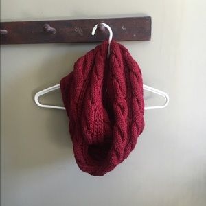 Thick cable knit scarf!!