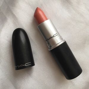 MAC LE Lipstick in Pleasureseeker