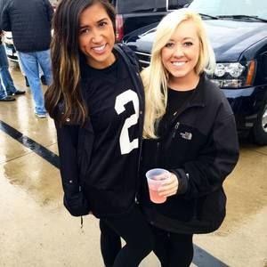 Meet your Posher, Holly