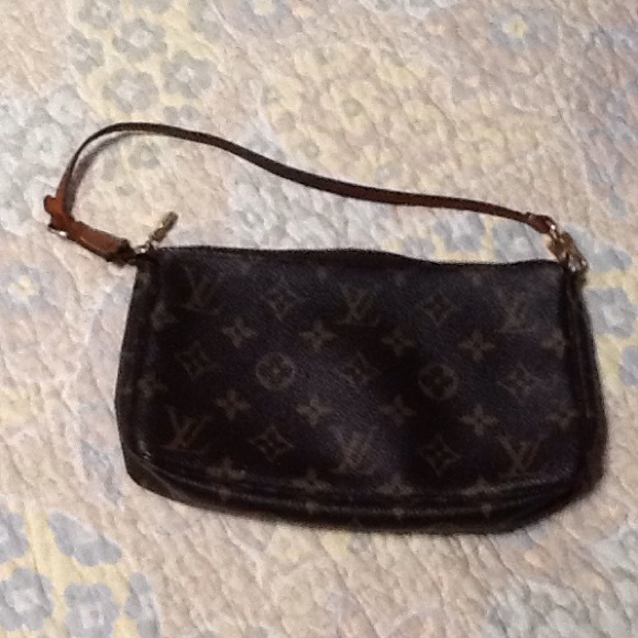 Louis Vuitton clutch with original cover bag