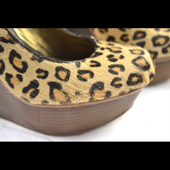 Steven Madden Leopard & Wood Wedges - Picture 2 of 4