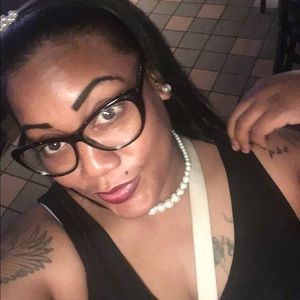 Meet your Posher, Joy