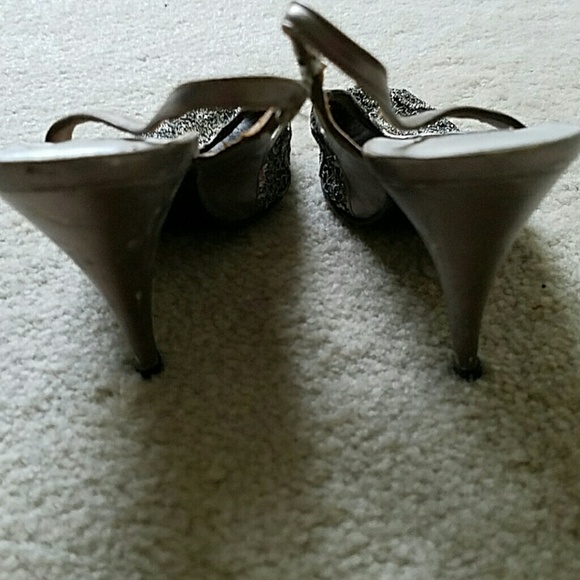 Vintage Stuart Weitzman silver / black sling backs - Picture 3 of 4