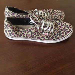 Must go! Leopard print Vans!