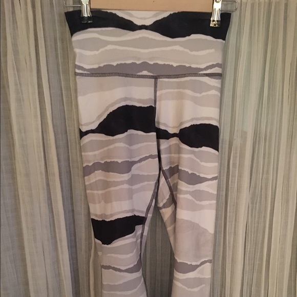 Lululemon cropped leggings