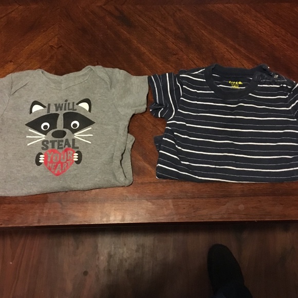 2 Short Sleeve Onsies Size 18M