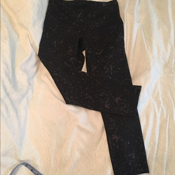 Lululemon cropped leggings - Picture 1 of 3