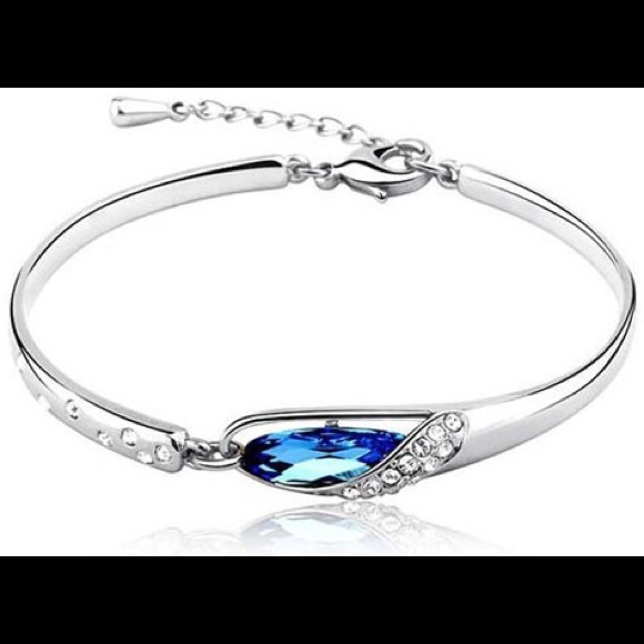 18KGP ELEGANT ANGEL TEAR BRACELET