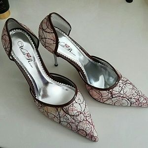 Wilde Rose needle heels size 9 used 2 times only