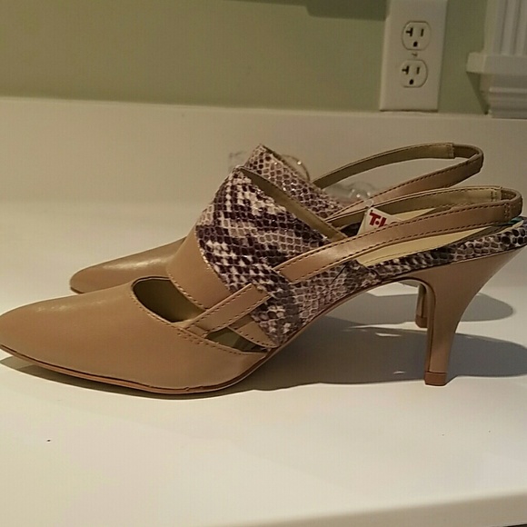 Shoes NEW. NEVER WORN