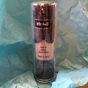 Kat von D - lock it foundation Light 44