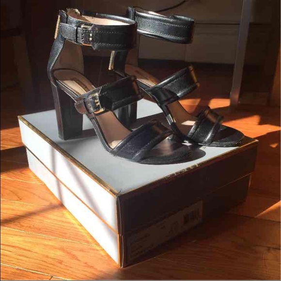 Still in box like new block heels - Picture 3 of 3