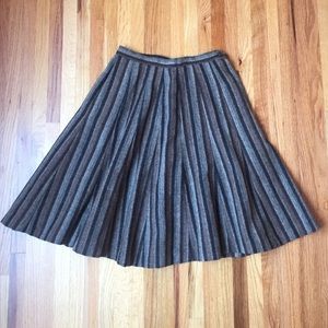 ✨VINTAGE ✨ High-waisted Wool Skirt XS