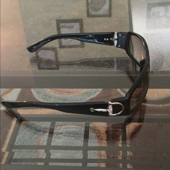 Gucci female sunglasses - Picture 3 of 4