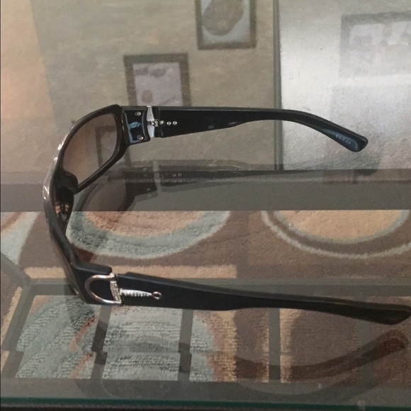 Gucci female sunglasses - Picture 4 of 4