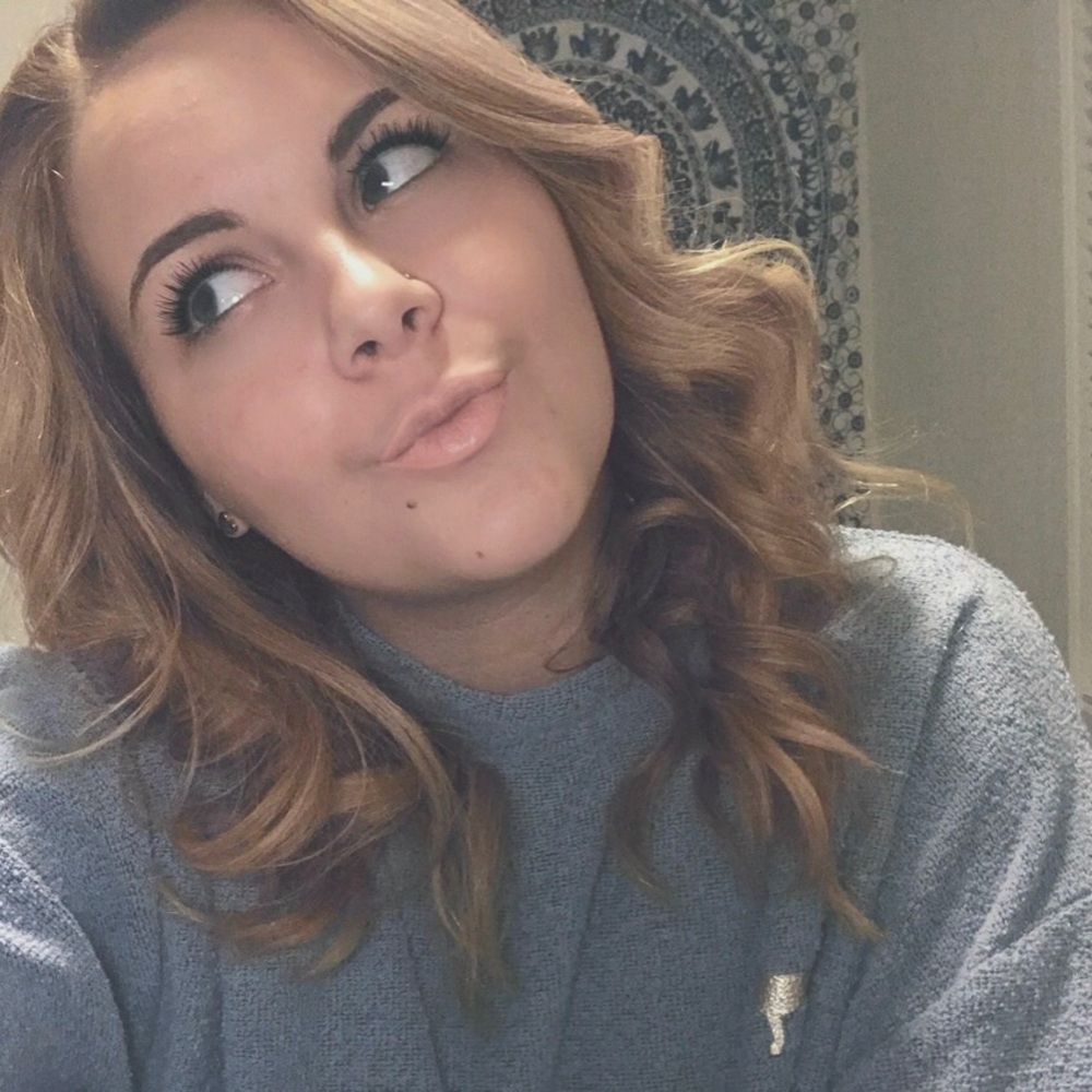 Meet your Posher, Chloe