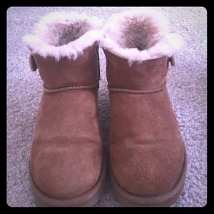UGG classic nude shoes