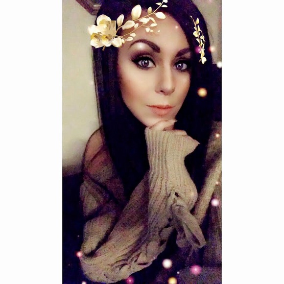 Meet your Posher, Shelby - Picture 3 of 4